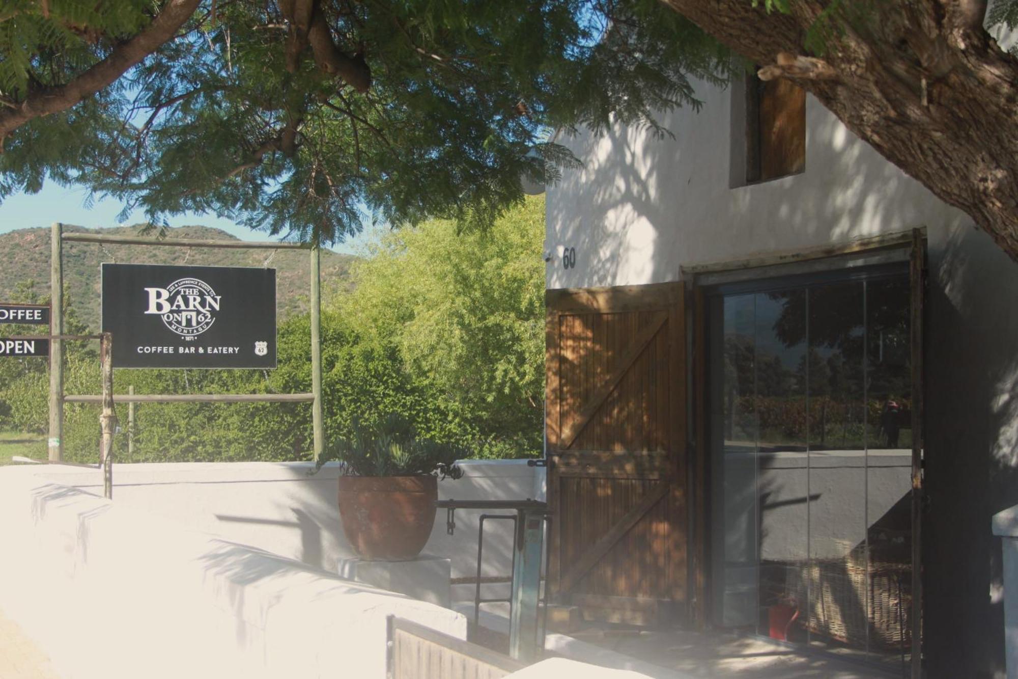 The Barn On 62 - Cottages Montagu Bagian luar foto