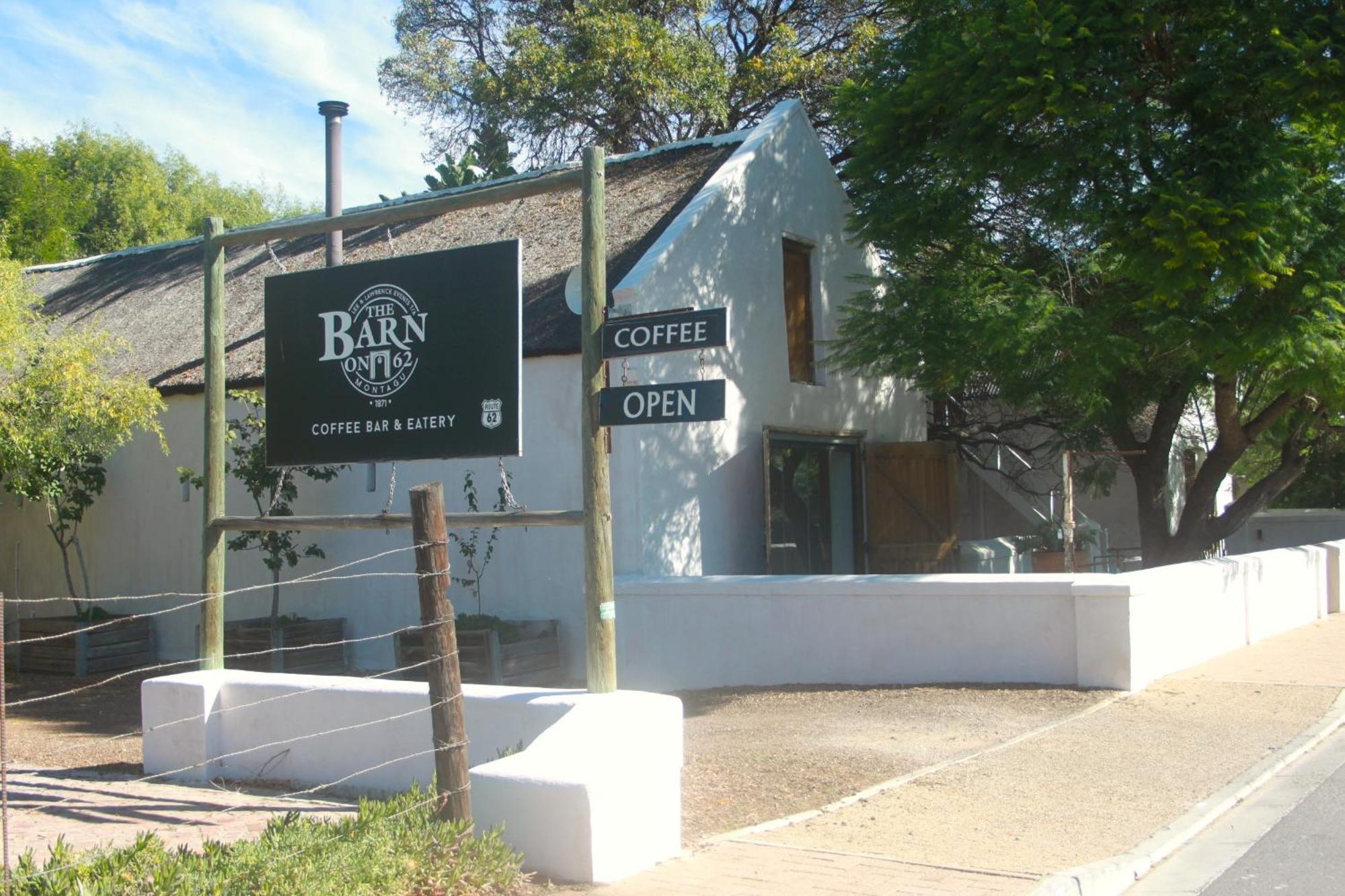 The Barn On 62 - Cottages Montagu Bagian luar foto